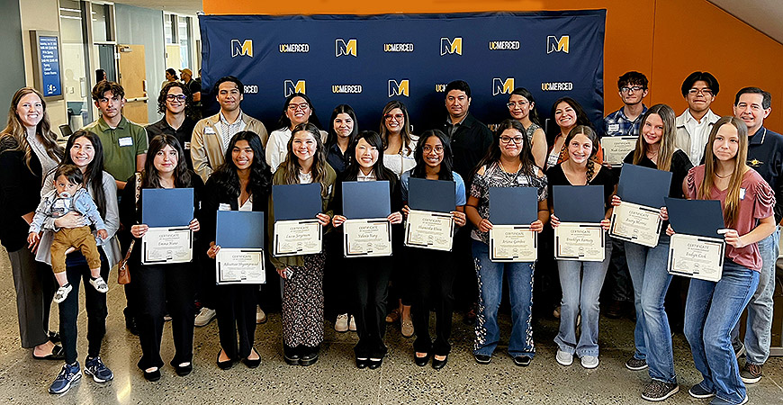 USDA UC Merced FARMERS fellows mentor El Capitan High School students pose for a group photo during recent event